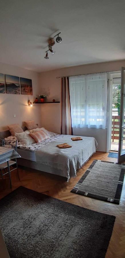Rosy Apartman Apartment Vonyarcvashegy Exterior foto