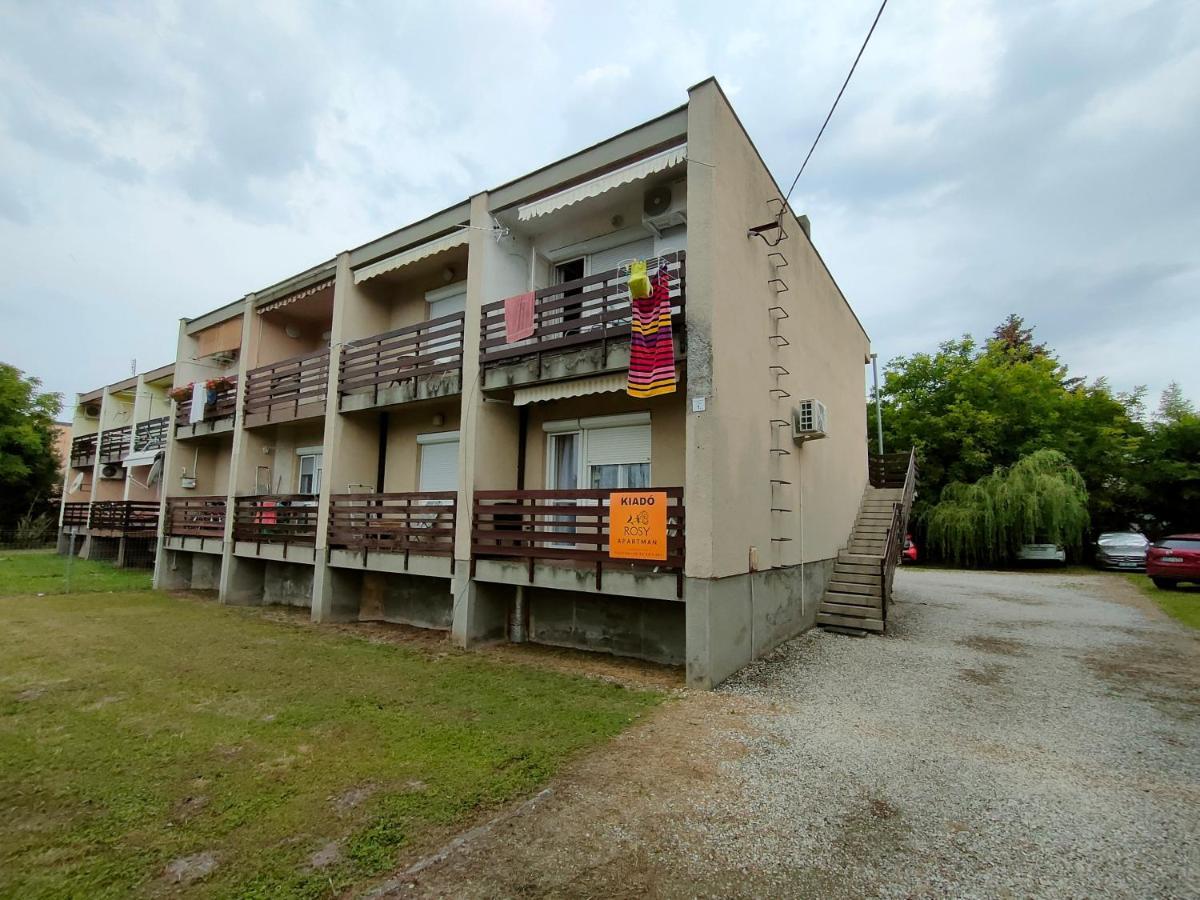 Rosy Apartman Apartment Vonyarcvashegy Exterior foto