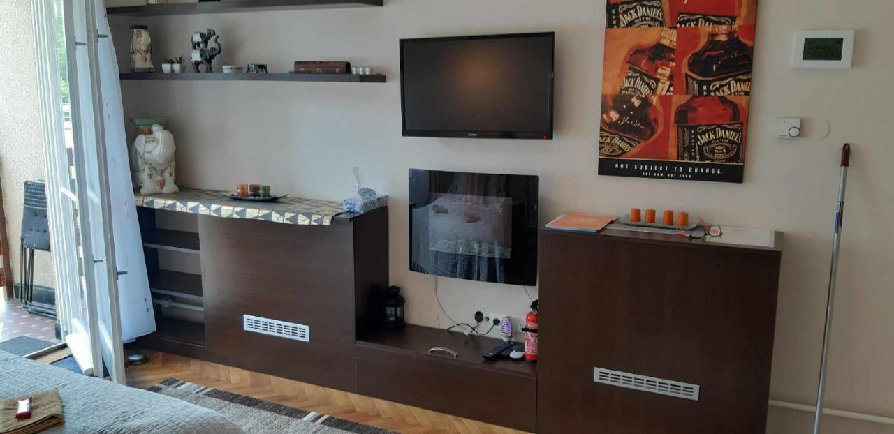Rosy Apartman Apartment Vonyarcvashegy Exterior foto