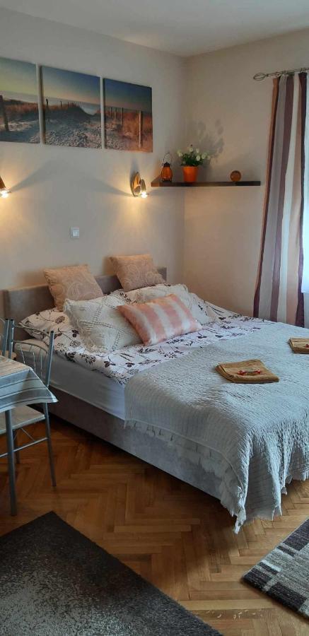 Rosy Apartman Apartment Vonyarcvashegy Exterior foto